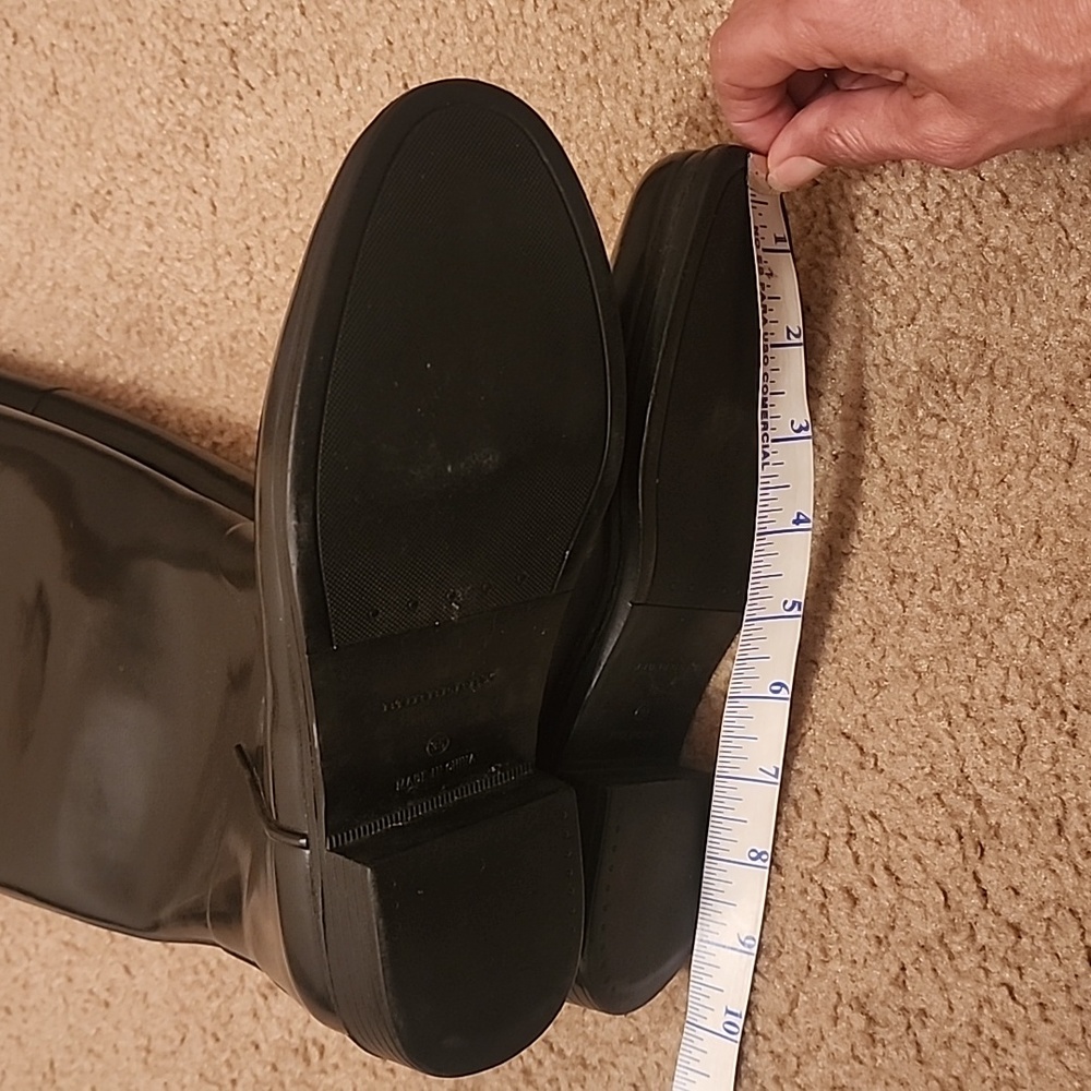 Burberry Rain Boots - Picture 16 of 16